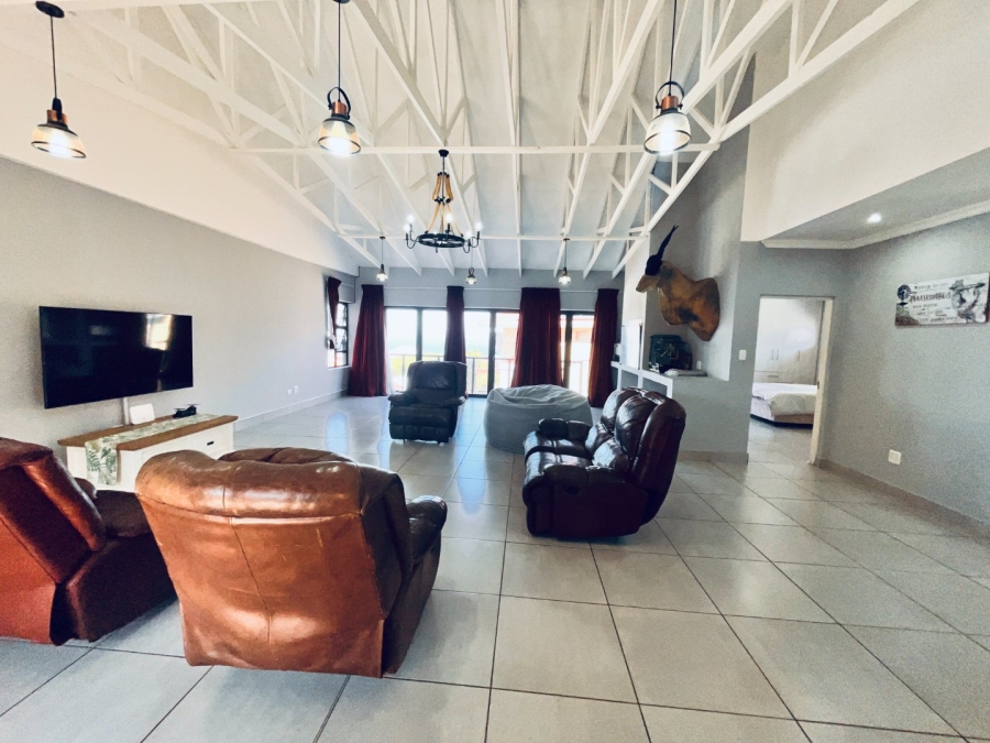 4 Bedroom Property for Sale in Wavecrest Eastern Cape